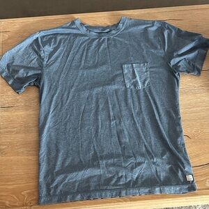 Vuori Men's Slate Blue Pocket Tee